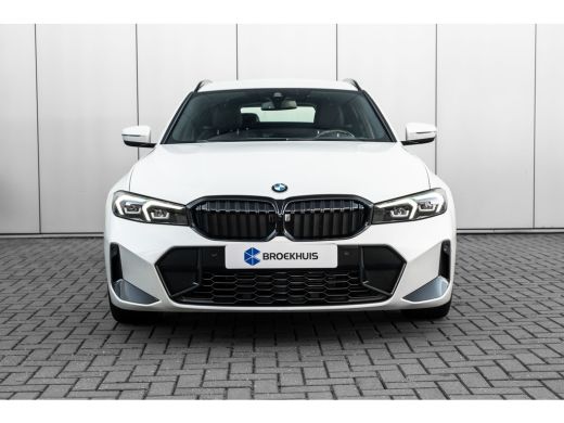 BMW 3 Serie Touring 320i 184PK | Facelift | M-sport | Sfeerverlichting | Ledere Bekleding | Stoelverwarming |... ActivLease financial lease