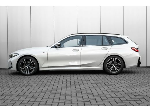 BMW 3 Serie Touring 320i 184PK | Facelift | M-sport | Sfeerverlichting | Ledere Bekleding | Stoelverwarming |... ActivLease financial lease