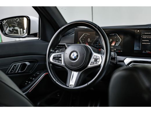 BMW 3 Serie Touring 320i 184PK | Facelift | M-sport | Sfeerverlichting | Ledere Bekleding | Stoelverwarming |... ActivLease financial lease
