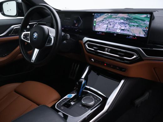 BMW i4 eDrive40 84 kWh M-SPORT + ADAPTIVE CRUISE | SFEERVERLICHTING | LEDER SPORTINTERIEUR ActivLease financial lease