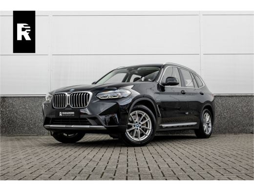 BMW X3 xDrive30e SOH 99% / LED / Camera / All-Season / Carplay / ActivLease financial lease