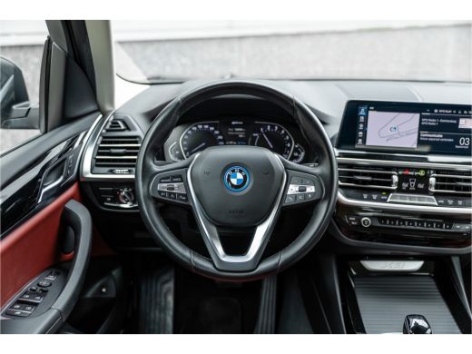 BMW X3 xDrive30e SOH 99% / LED / Camera / All-Season / Carplay / ActivLease financial lease