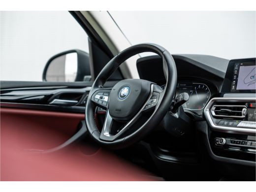 BMW X3 xDrive30e SOH 99% / LED / Camera / All-Season / Carplay / ActivLease financial lease