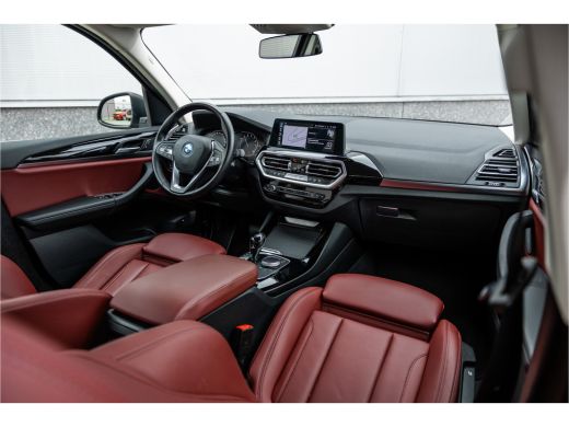 BMW X3 xDrive30e SOH 99% / LED / Camera / All-Season / Carplay / ActivLease financial lease