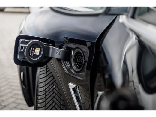 BMW X3 xDrive30e SOH 99% / LED / Camera / All-Season / Carplay / ActivLease financial lease