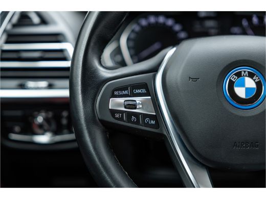 BMW X3 xDrive30e SOH 99% / LED / Camera / All-Season / Carplay / ActivLease financial lease