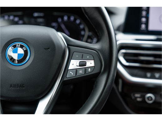 BMW X3 xDrive30e SOH 99% / LED / Camera / All-Season / Carplay / ActivLease financial lease