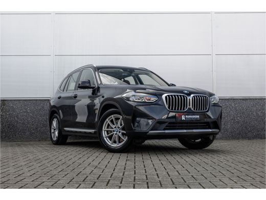 BMW X3 xDrive30e SOH 99% / LED / Camera / All-Season / Carplay / ActivLease financial lease