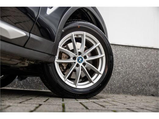 BMW X3 xDrive30e SOH 99% / LED / Camera / All-Season / Carplay / ActivLease financial lease
