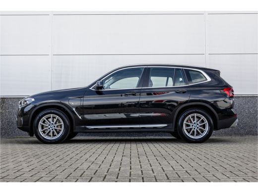 BMW X3 xDrive30e SOH 99% / LED / Camera / All-Season / Carplay / ActivLease financial lease