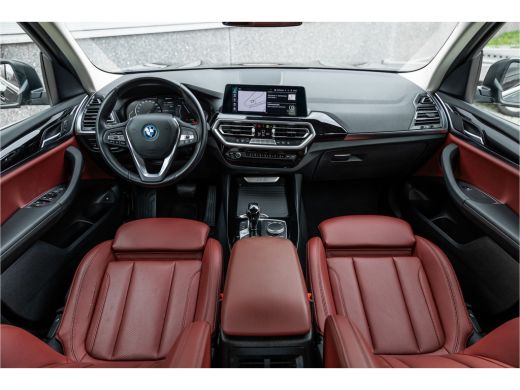BMW X3 xDrive30e SOH 99% / LED / Camera / All-Season / Carplay / ActivLease financial lease