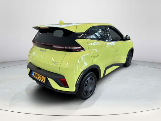 BYD DOLPHIN SURF Active 30 kWh | Direct Leverbaar | Achteruitrijcamera | 220 km WLTP | &euro;2000 Voordeel ActivLease financial lease
