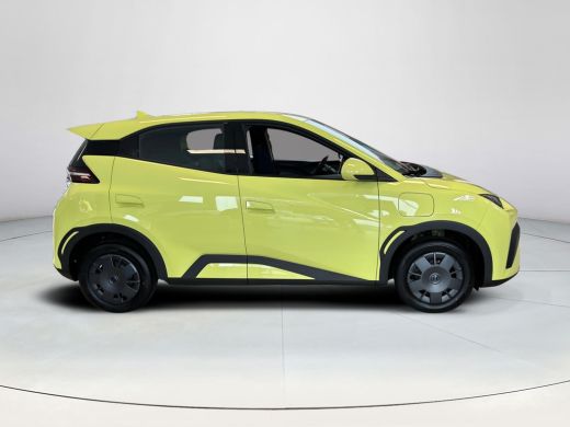 BYD DOLPHIN SURF Active 30 kWh | Direct Leverbaar | Achteruitrijcamera | 220 km WLTP | &euro;2000 Voordeel ActivLease financial lease