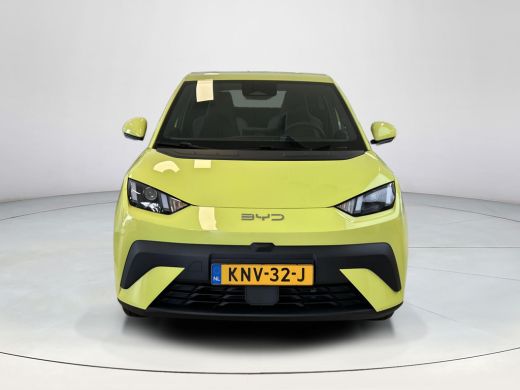 BYD DOLPHIN SURF Active 30 kWh | Direct Leverbaar | Achteruitrijcamera | 220 km WLTP | &euro;2000 Voordeel ActivLease financial lease