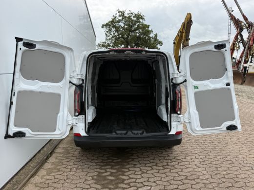 Ford E-Transit Custom 65kWh 136PK Elektrisch L1 344KM WLTP 2300kg Trekvermogen BEV Snelladen LED ACC Camera Carplay Par... ActivLease financial lease