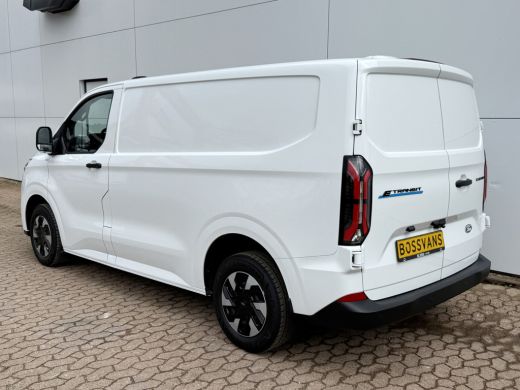 Ford E-Transit Custom 65kWh 136PK Elektrisch L1 344KM WLTP 2300kg Trekvermogen BEV Snelladen LED ACC Camera Carplay Par... ActivLease financial lease