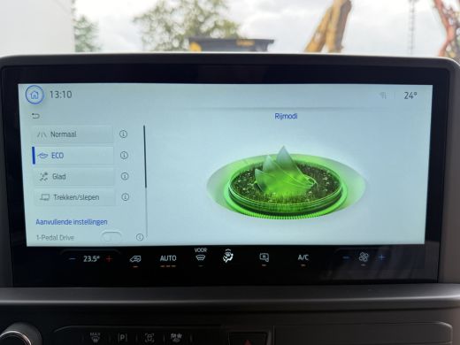 Ford E-Transit Custom 65kWh 136PK Elektrisch L1 344KM WLTP 2300kg Trekvermogen BEV Snelladen LED ACC Camera Carplay Par... ActivLease financial lease