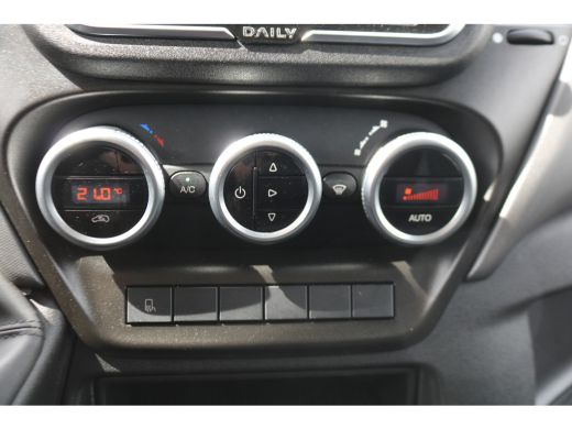 Iveco Daily 35S18 3.0 Automaat Bakwagen met Laadklep ActivLease financial lease