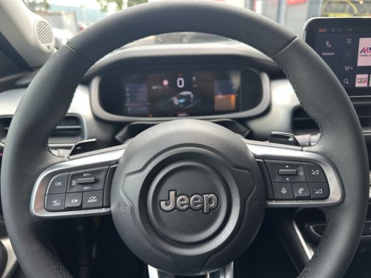 Jeep Avenger 110PK e-Hybrid e-DCT6 Summit (Elektr. achterklep - Navigatie - Camera - PDC) ActivLease financial lease