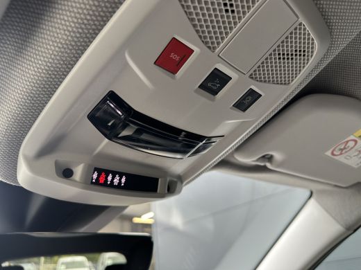 Jeep Avenger 110PK e-Hybrid e-DCT6 Summit (Elektr. achterklep - Navigatie - Camera - PDC) ActivLease financial lease