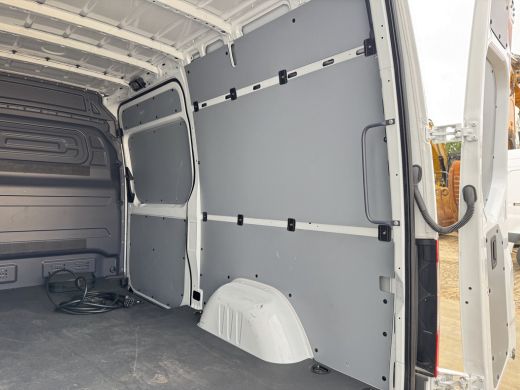 Mercedes-Benz eSprinter 314 Pro 81kWh L2H2 313km WLTP 2000kg Trekvermogen 115kw Snelladen Adaptieve Cruise Widescreen Camera ActivLease financial lease