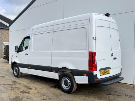 Mercedes-Benz eSprinter 314 Pro 81kWh L2H2 313km WLTP 2000kg Trekvermogen 115kw Snelladen Adaptieve Cruise Widescreen Camera ActivLease financial lease