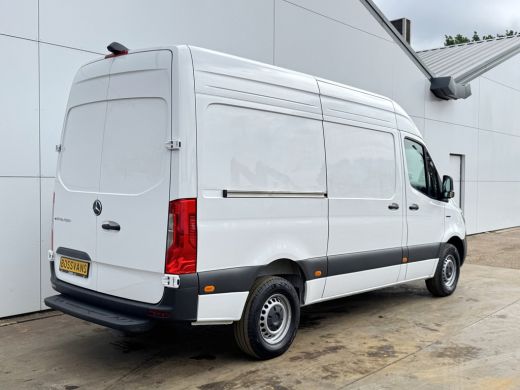 Mercedes-Benz eSprinter 314 Pro 81kWh L2H2 313km WLTP 2000kg Trekvermogen 115kw Snelladen Adaptieve Cruise Widescreen Camera ActivLease financial lease