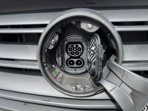 Mercedes-Benz eSprinter 314 Pro 81kWh L2H2 313km WLTP 2000kg Trekvermogen 115kw Snelladen Adaptieve Cruise Widescreen Camera ActivLease financial lease