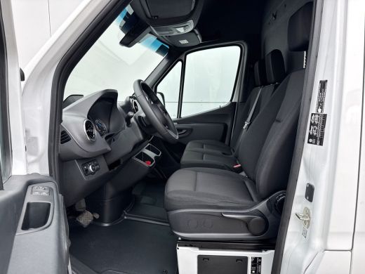 Mercedes-Benz eSprinter 314 Pro 81kWh L2H2 313km WLTP 2000kg Trekvermogen 115kw Snelladen Adaptieve Cruise Widescreen Camera ActivLease financial lease