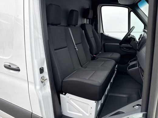 Mercedes-Benz eSprinter 314 Pro 81kWh L2H2 313km WLTP 2000kg Trekvermogen 115kw Snelladen Adaptieve Cruise Widescreen Camera ActivLease financial lease