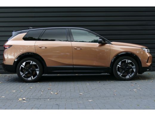 Opel Grandland EV 73KWH 213PK GS AUTOMAAT / CAMERA V+A / PANO.DAK / STOEL-STUURVERWARMING / CARPLAY / SOH 96,25%... ActivLease financial lease
