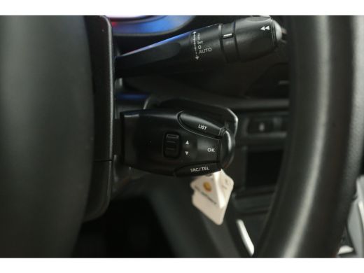 Opel Vivaro-e L2H1 75 kWh Long Range | Snelladen | SOH 96% | 3 Zits | Airco | Cruise | Carplay | Parkeersens. ActivLease financial lease