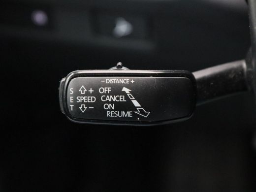 Skoda Enyaq iV 60 180 Pk | Stoel/Stuurverwarming | Adaptive Cruise | Camera | Warmtepomp | Half Leer | CarPlay |... ActivLease financial lease