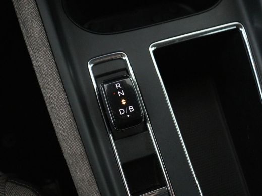 Skoda Enyaq iV | SOH 93,2% | Cruise control | Carplay | Navigatie | Camera | Park assist | Sfeerverlichting | Vi... ActivLease financial lease