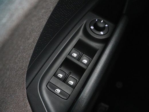 Skoda Enyaq iV | SOH 93,2% | Cruise control | Carplay | Navigatie | Camera | Park assist | Sfeerverlichting | Vi... ActivLease financial lease