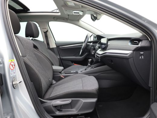 Skoda Octavia Combi 1.0 TSI Business Edition Plus | Panodak | Trekhaak elk. wegkl. | Camera | Elk. A-klep | Pri... ActivLease financial lease