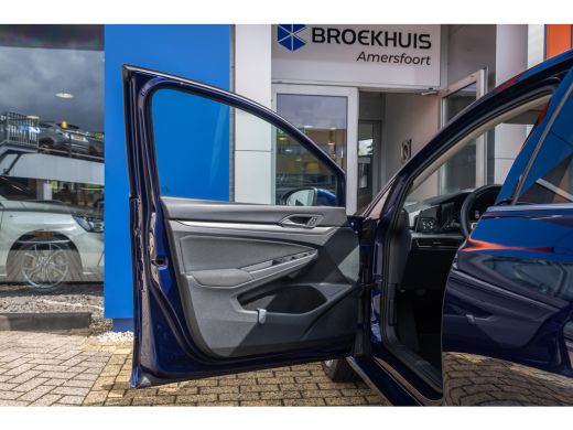Volkswagen Golf 1.5 eTSI Style | Apple Carplay/Android Auto | Elektrische bedienbare/ Massage/Geheugen Stoelen | ... ActivLease financial lease