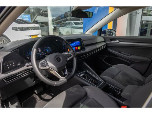 Volkswagen Golf 1.5 eTSI Style | Apple Carplay/Android Auto | Elektrische bedienbare/ Massage/Geheugen Stoelen | ... ActivLease financial lease