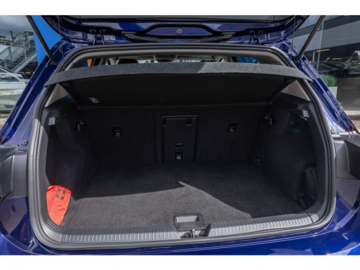 Volkswagen Golf 1.5 eTSI Style | Apple Carplay/Android Auto | Elektrische bedienbare/ Massage/Geheugen Stoelen | ... ActivLease financial lease