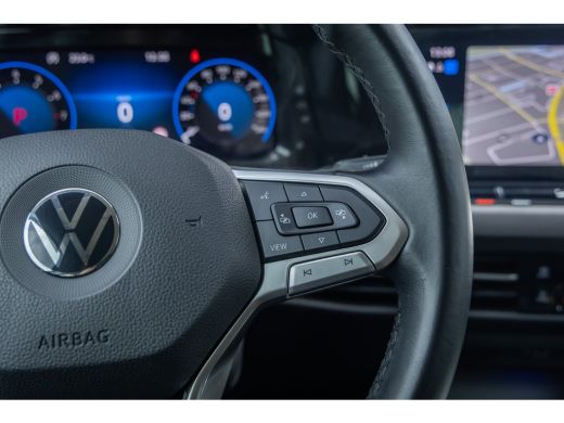 Volkswagen Golf 1.5 eTSI Style | Apple Carplay/Android Auto | Elektrische bedienbare/ Massage/Geheugen Stoelen | ... ActivLease financial lease