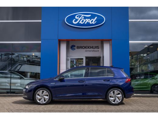 Volkswagen Golf 1.5 eTSI Style | Apple Carplay/Android Auto | Elektrische bedienbare/ Massage/Geheugen Stoelen | ... ActivLease financial lease