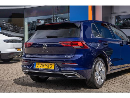 Volkswagen Golf 1.5 eTSI Style | Apple Carplay/Android Auto | Elektrische bedienbare/ Massage/Geheugen Stoelen | ... ActivLease financial lease