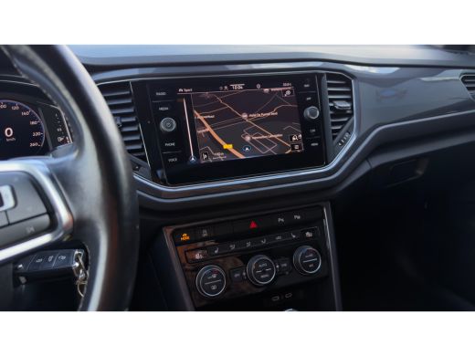 Volkswagen T-Roc 1.5 TSI Sport Business R | Panoramadak | Camera | Apple Carplay/Android Auto | Dodehoek | Stoelve... ActivLease financial lease