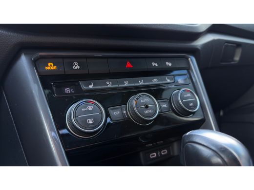 Volkswagen T-Roc 1.5 TSI Sport Business R | Panoramadak | Camera | Apple Carplay/Android Auto | Dodehoek | Stoelve... ActivLease financial lease
