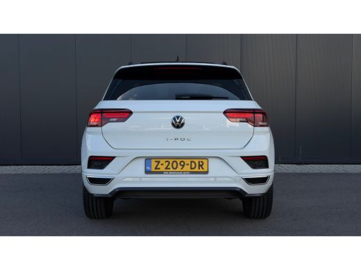 Volkswagen T-Roc 1.5 TSI Sport Business R | Panoramadak | Camera | Apple Carplay/Android Auto | Dodehoek | Stoelve... ActivLease financial lease