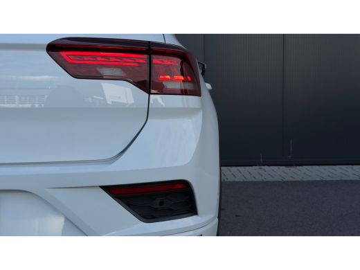 Volkswagen T-Roc 1.5 TSI Sport Business R | Panoramadak | Camera | Apple Carplay/Android Auto | Dodehoek | Stoelve... ActivLease financial lease
