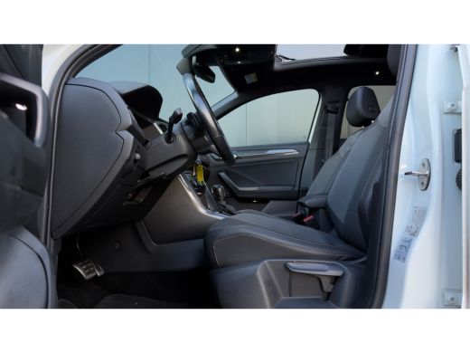 Volkswagen T-Roc 1.5 TSI Sport Business R | Panoramadak | Camera | Apple Carplay/Android Auto | Dodehoek | Stoelve... ActivLease financial lease