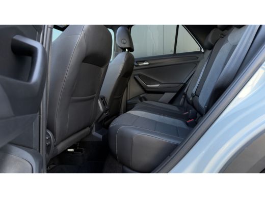 Volkswagen T-Roc 1.5 TSI Sport Business R | Panoramadak | Camera | Apple Carplay/Android Auto | Dodehoek | Stoelve... ActivLease financial lease