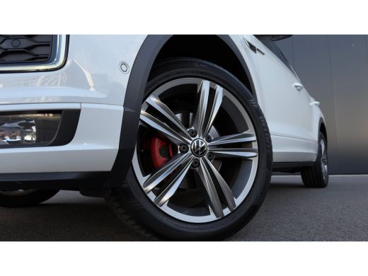 Volkswagen T-Roc 1.5 TSI Sport Business R | Panoramadak | Camera | Apple Carplay/Android Auto | Dodehoek | Stoelve... ActivLease financial lease