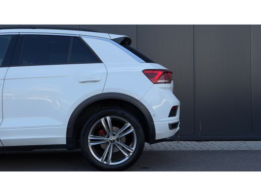 Volkswagen T-Roc 1.5 TSI Sport Business R | Panoramadak | Camera | Apple Carplay/Android Auto | Dodehoek | Stoelve... ActivLease financial lease